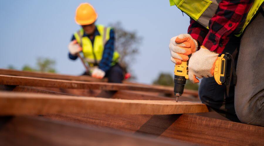 Professional gutter cleaning in Spray, OR
